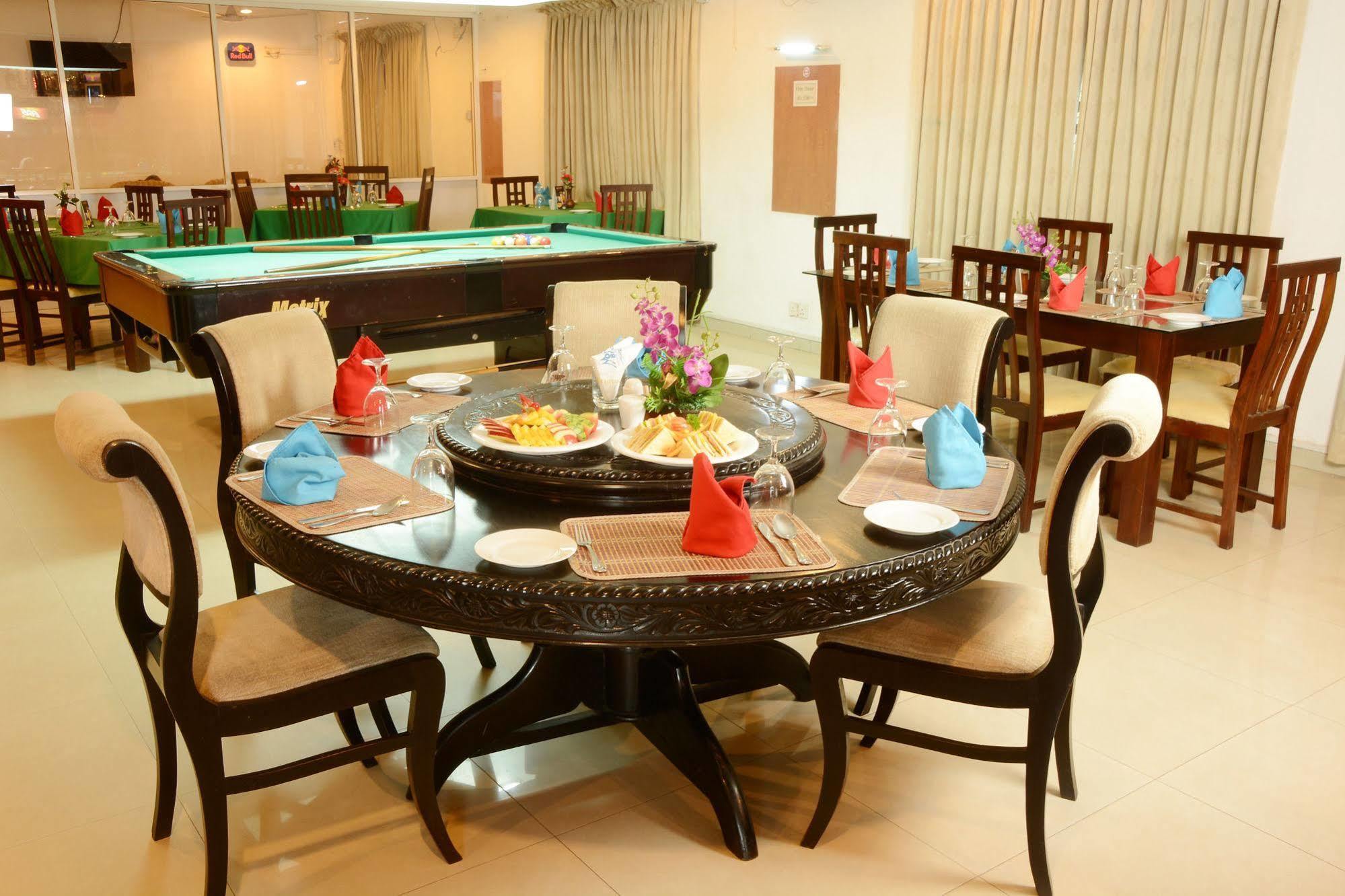Mount Breeze Hotel Dehiwala-Mount Lavinia Exterior photo