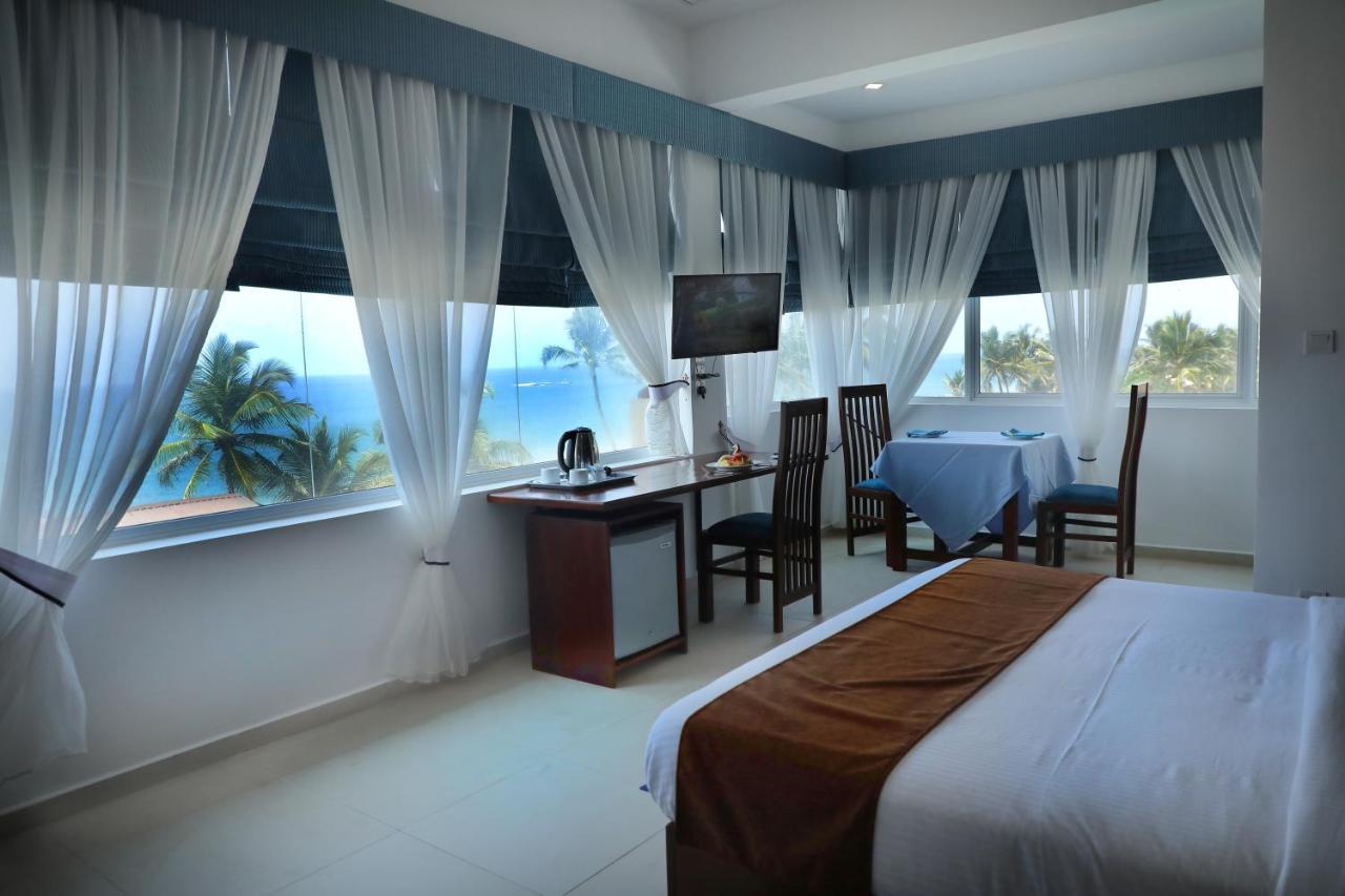 Mount Breeze Hotel Dehiwala-Mount Lavinia Exterior photo